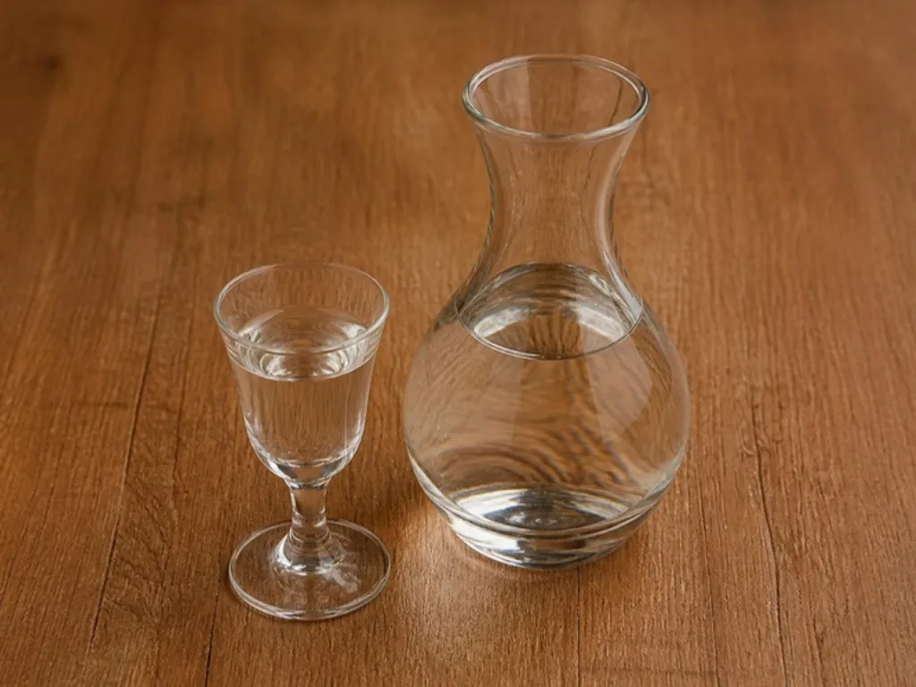 Rakia dardhe – imazh i gjeneruar me IA