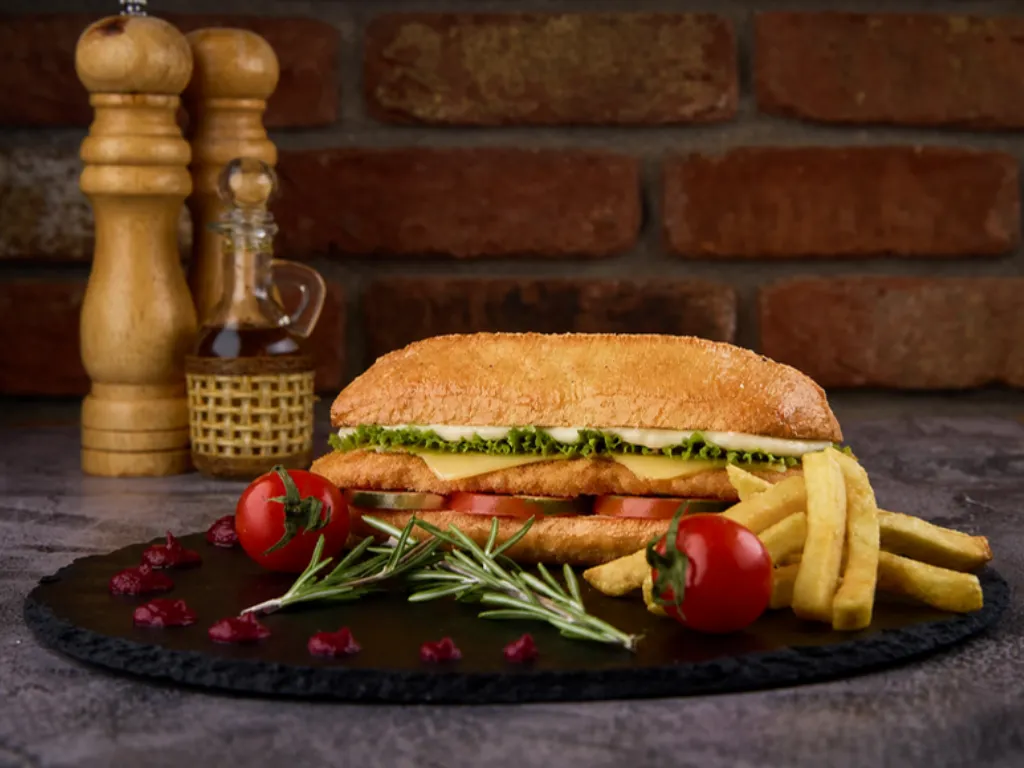 Sandwich shnicel – imazh i gjeneruar me IA